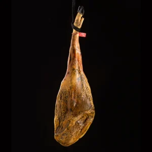 Paleta ibérica de bellota curada en las dehesas de Extremadura